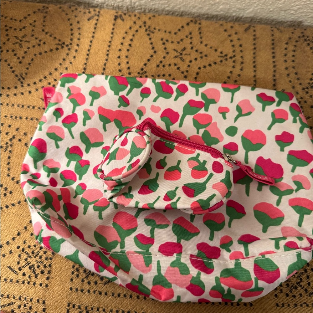 Clinique Vibrant Pink and Green Cosmetic Bag Set - Picture 4 of 5